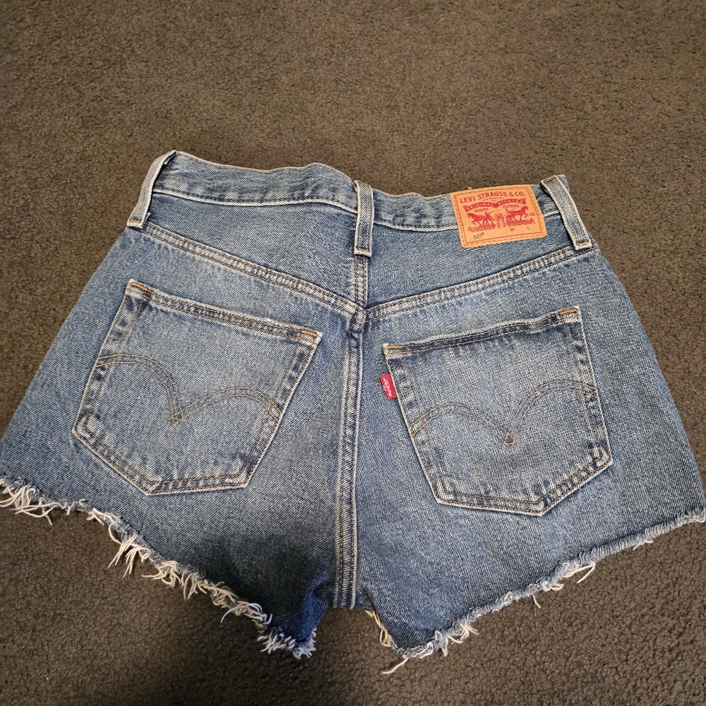 NWOT Levi's Light Blue Distressed Jean Shorts - Picture 2 of 7
